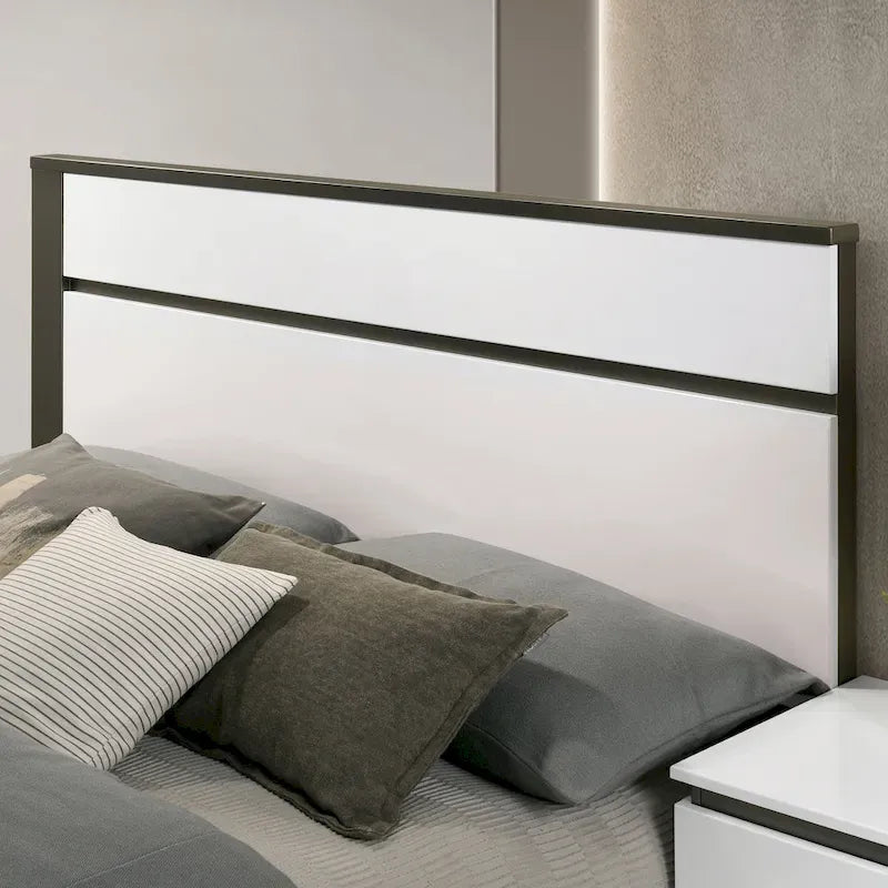White & Metallic Gray 3-Piece Platform Bedroom Set with USB – King / Cal King / Queen (Sleeps 2)